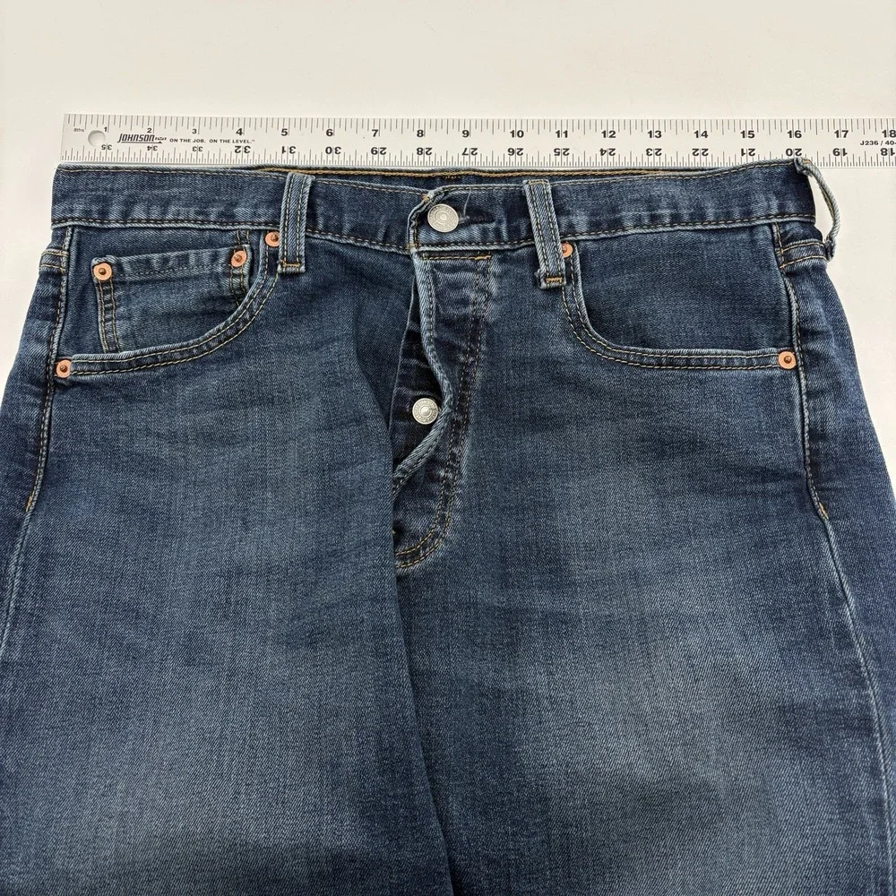 Levi's 501 Jeans Blue Medium Wash Straight Leg Button Fly Men 32X32 Fits (32X31)
